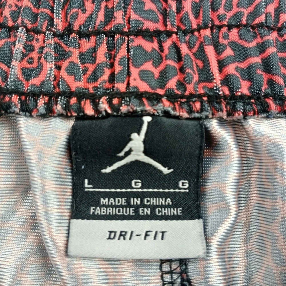 Jordan Shorts Mens Large Dri-FIT Basketball Elephant Print Black Red